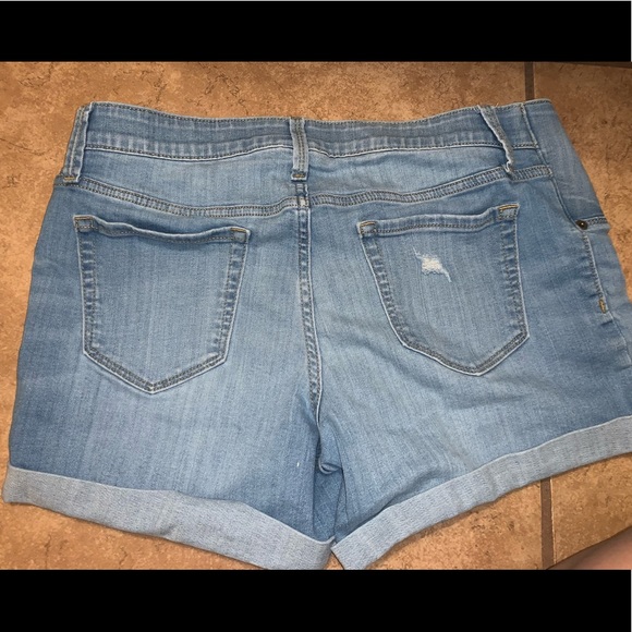 Maternity Isabel shorts 6/28 - Picture 3 of 4